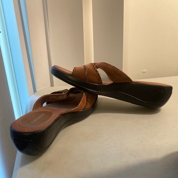 Naturalizer Sz 9 Brown Leather Slip On Sandals With Wedge Heels - Picture 5 of 9